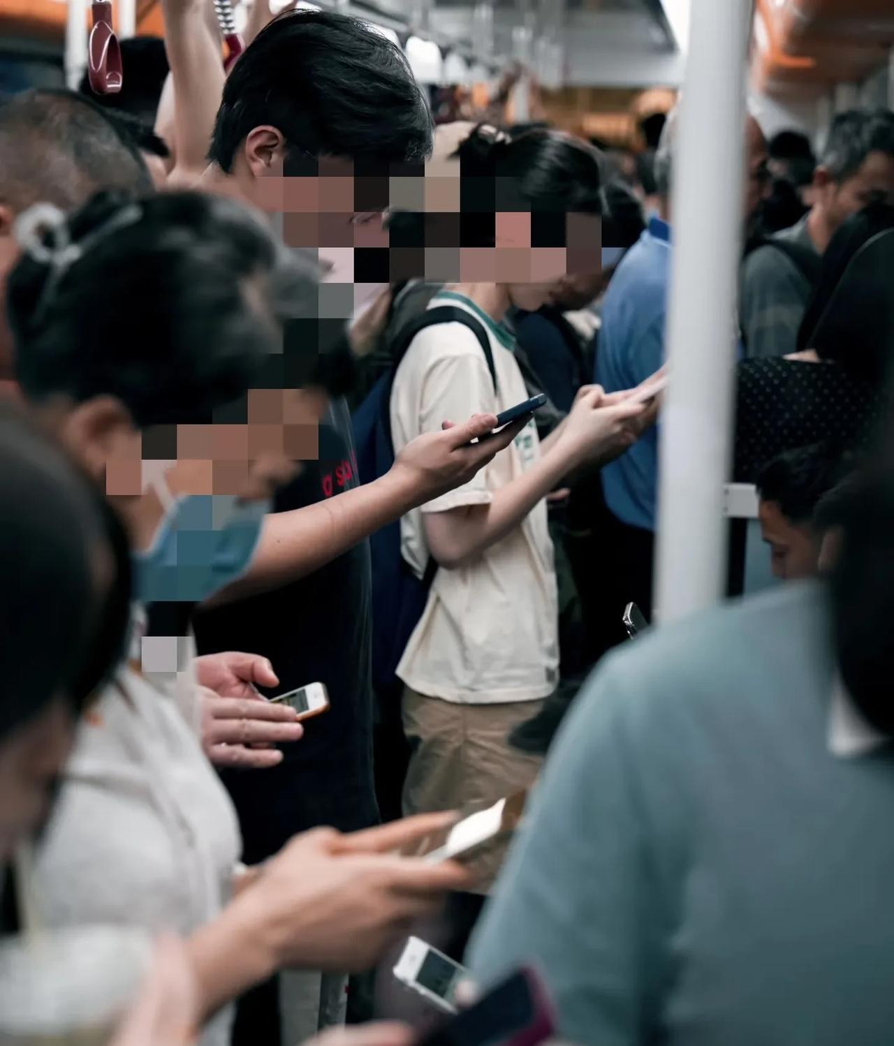 如今，人们的生活最离不开的是什么？
我想1万个人的回答肯定都是：手机。
是的：手