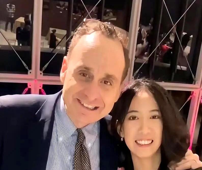 当出现哈佛女孩已是贬义词的时候，老美的意识形态战，已经失败了。
键盘侠们现在逮着