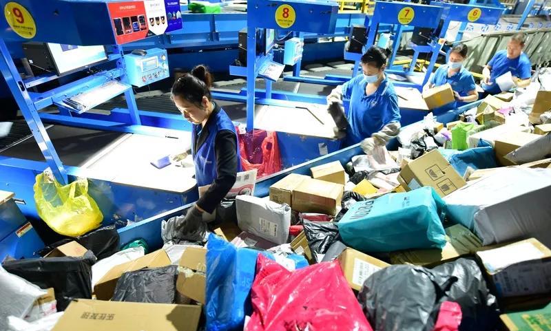 大家有没有发现一个问题，所以快递里面，邮政的效率是最低，关得最慢的。其它无论是京