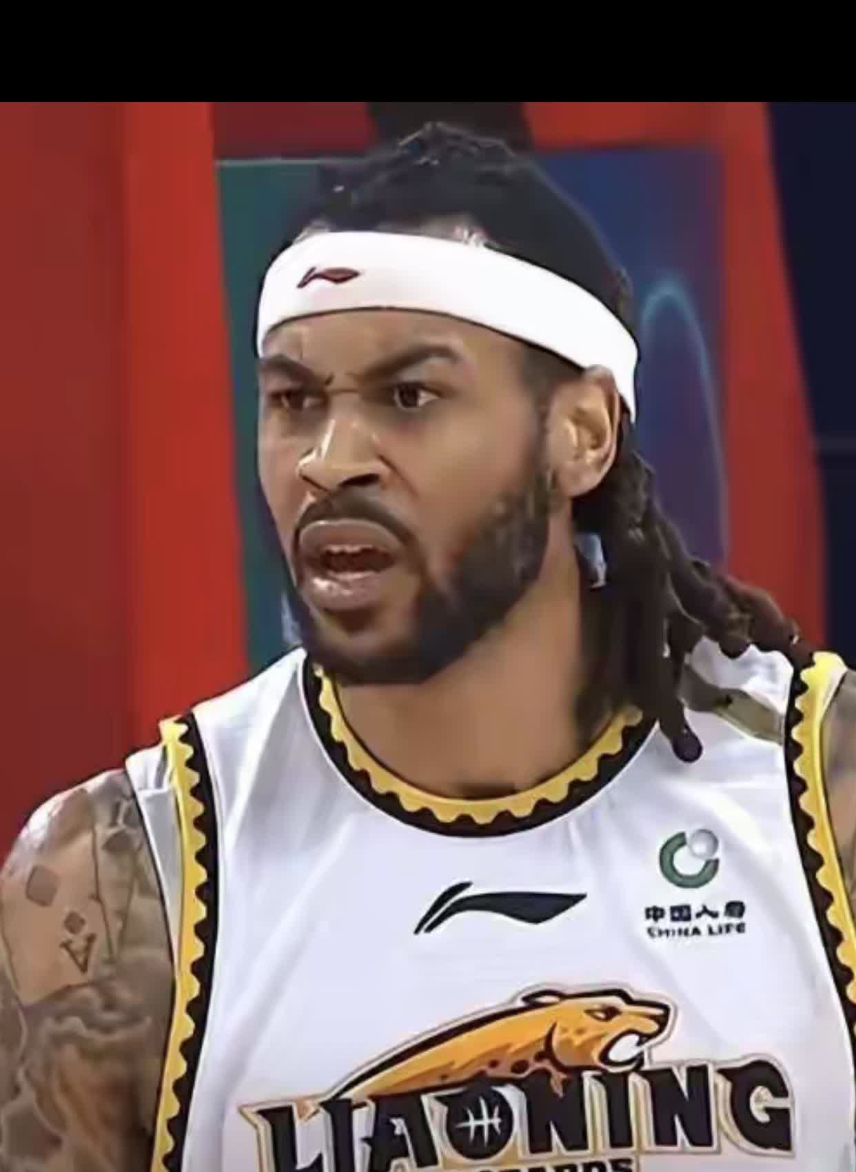 辽宁队签 回老迈的莫兰德，很多球迷质问朱总为什么不用优先续约权签下莫兰德？朱总回