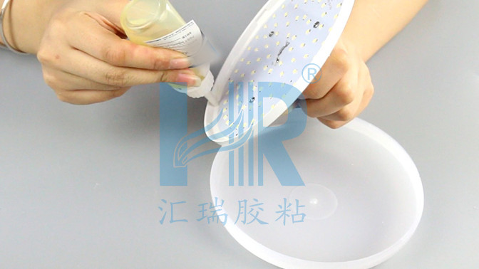 pp底座粘pp灯罩用什么粘合剂？