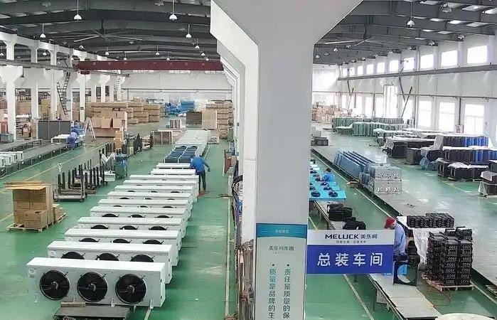 [月亮]以前美国买中国的空调大概500刀一台，后来美国完全抛弃中国，开始从越南采