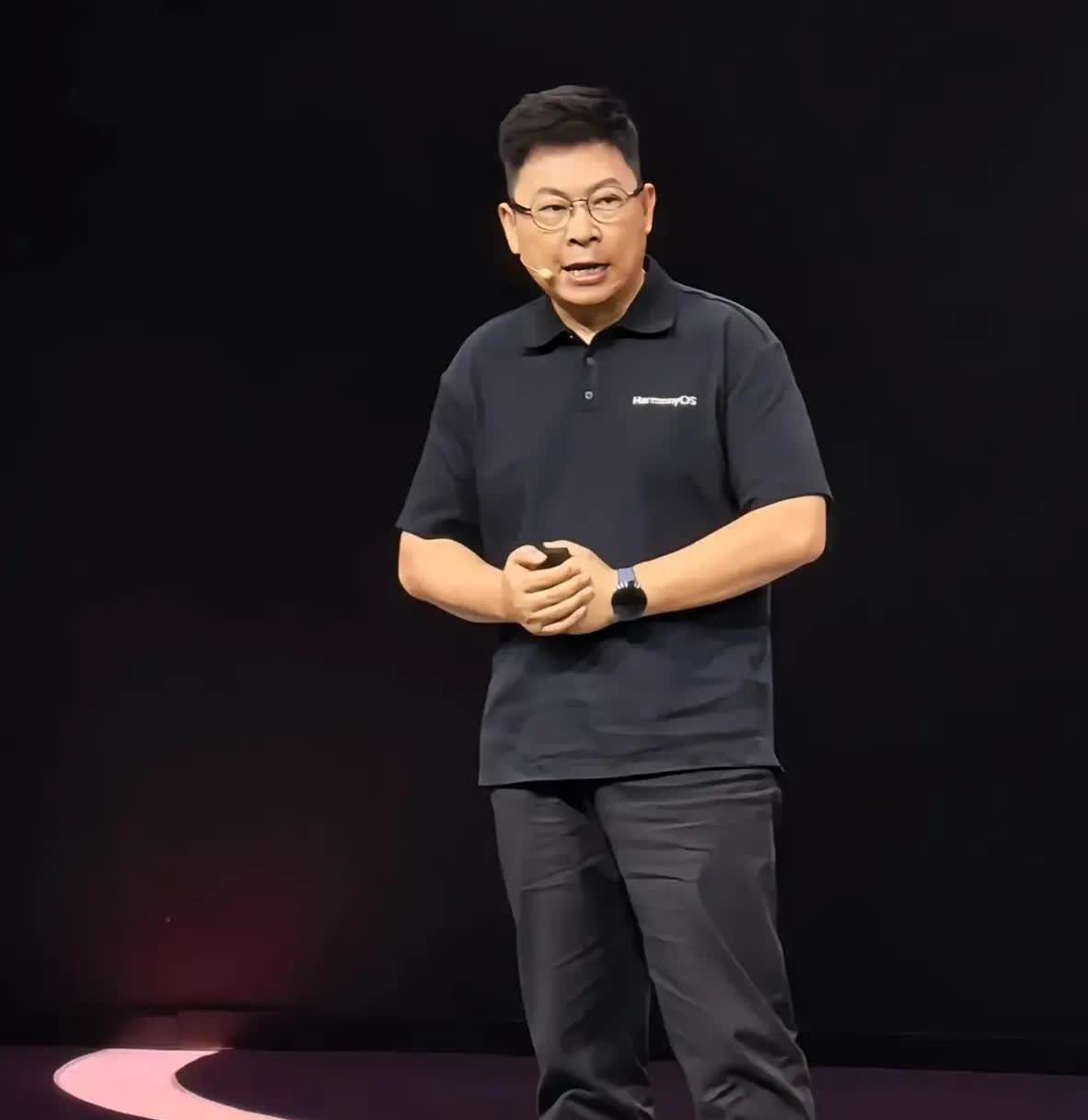 2025年开始，余承东在汽车圈可以横着走了！

尊界覆盖70～200万元的范