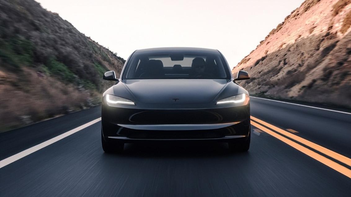 新“标准版”特斯拉Model 3