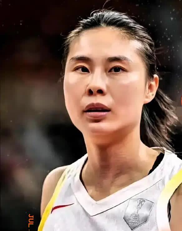 有个“秘密”

         我憋好久了

 发现宫鲁鸣有个问题，他