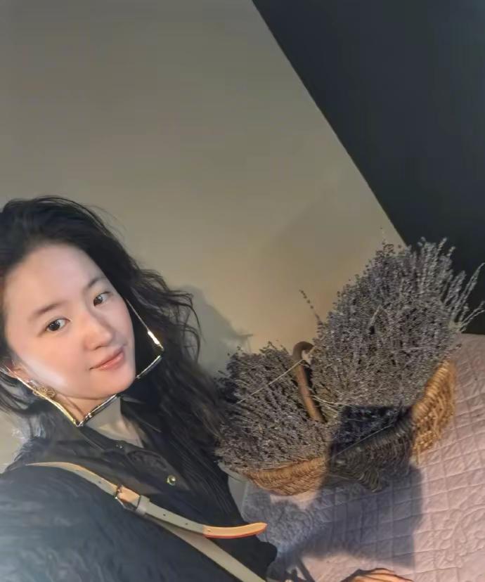 素颜的刘亦菲比化妆更好看