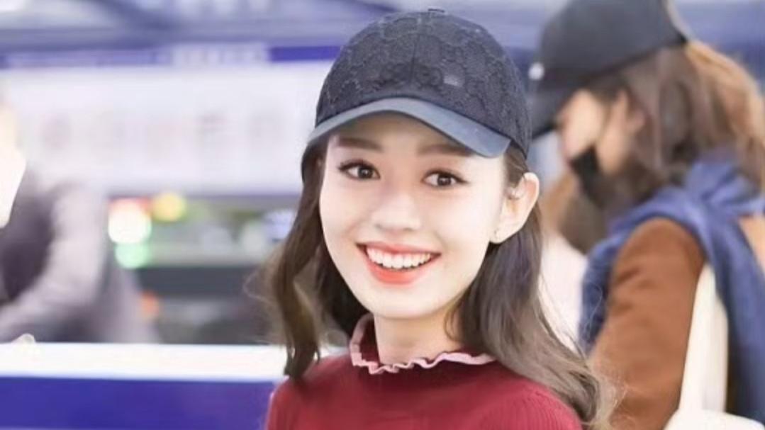 吉娜颜值引爆网络：这脸是女娲的“毕业设计”吧？