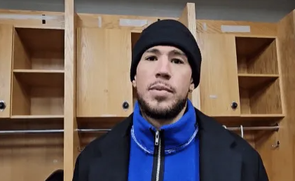 昨日NBA杯小组赛，太阳119-123不敌雷霆。赛后，德文-布克接受了采访，谈到