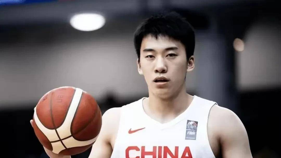 男篮再胜郭帅出奇招！四大板凳奇兵完爆主力，最大亮点堪比杨瀚森