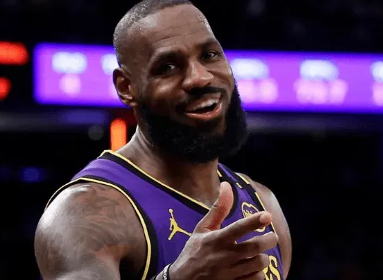 NBA常规赛湖人主场对阵灰熊的比赛已经结束。全场战罢，湖人以128-121战胜灰