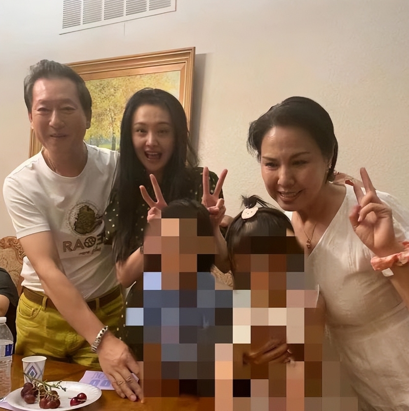 广电总局点名封杀！4年过去了，郑爽在美国被曝出，不止负债累累