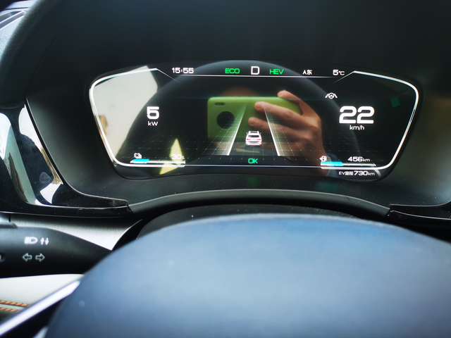 这又是什么毛病
仪表盘的速度表，指针没了，纯数字了。