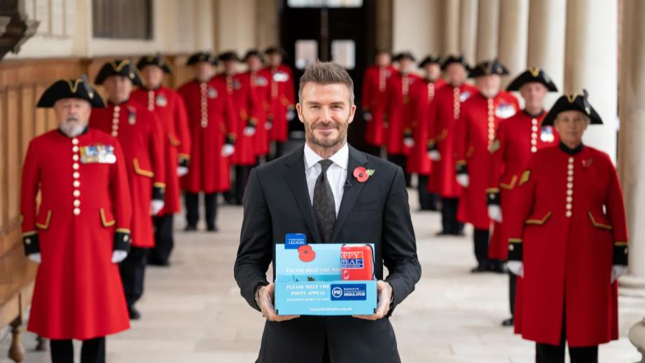 50岁贝克汉姆如愿以偿成为“贵族”，球星为封爵已经苦等14年