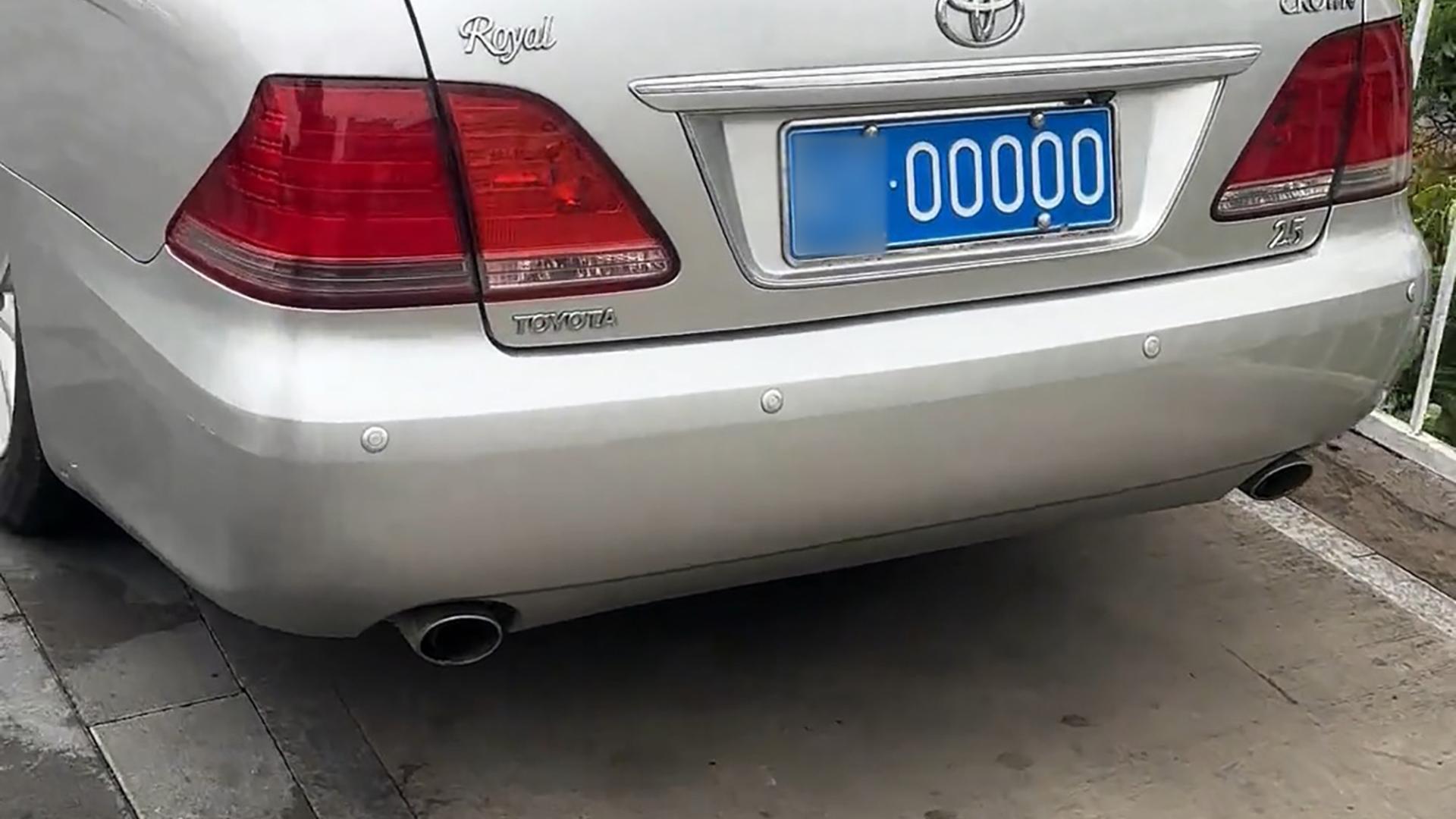 车牌都是随机选的，为何一些很牛的车牌仍然在豪车上？