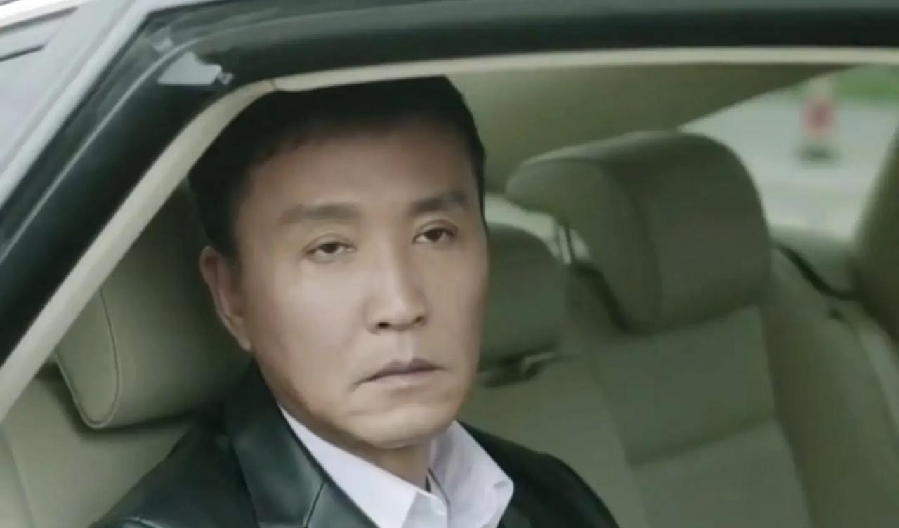 《人民的名义》中有一段很精彩的戏，即光明区区长孙连城怒怼京州市委书记李达康的名场