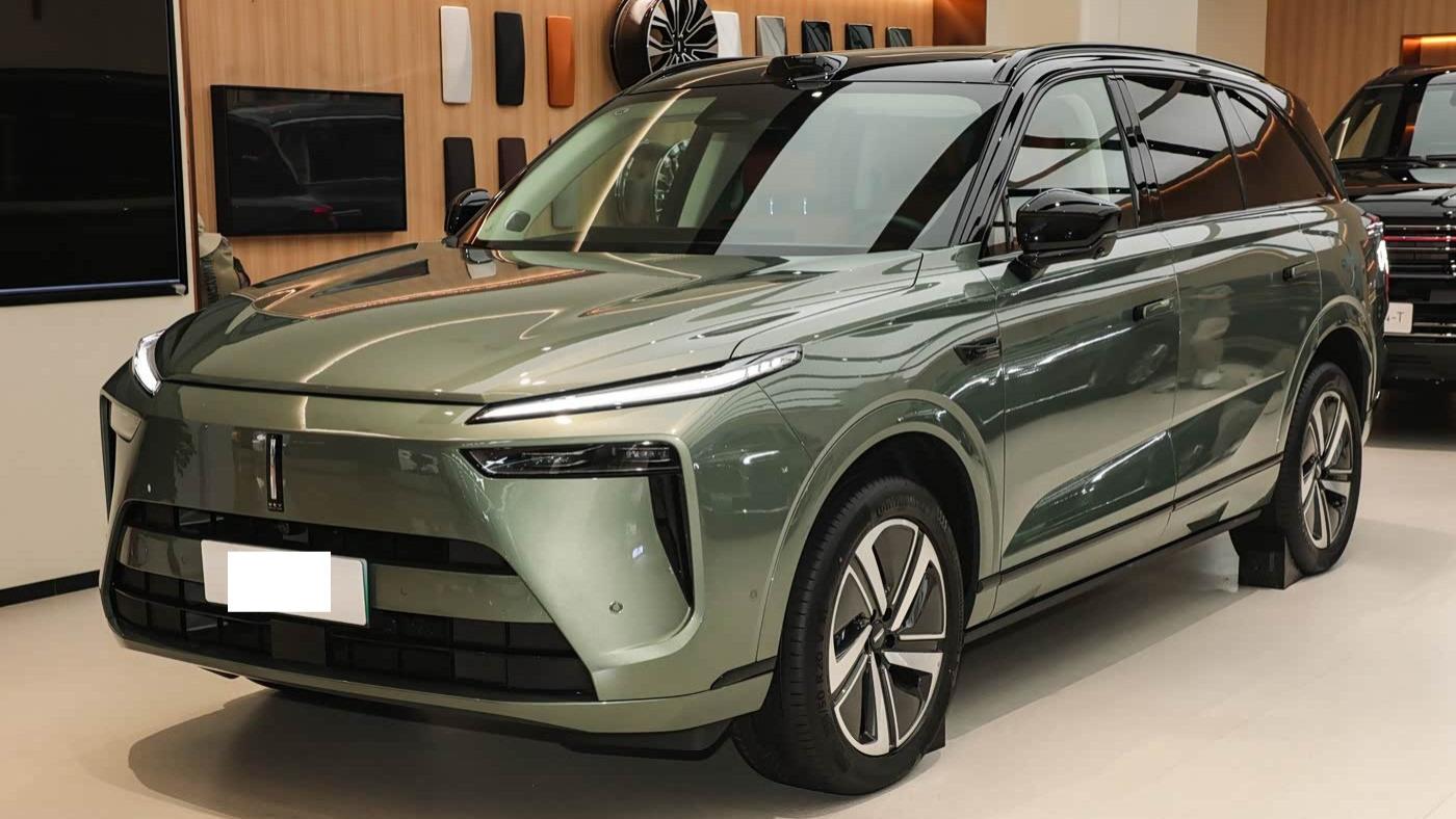 插混中大型SUV对标理想L8，不足30配大六座+女王副驾，续航263Km