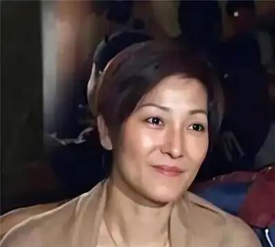 曾志伟太太悄然离世，令人唏嘘。二人虽分居长达20年，但妻子以包容给足他自由空间，