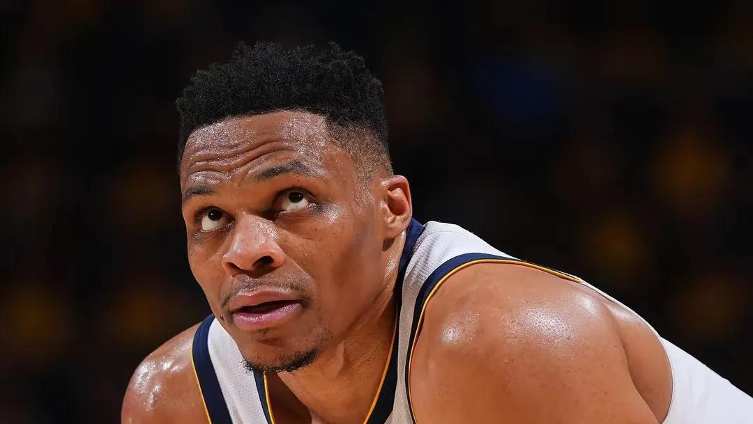 36岁0合同，MVP也失业
连底薪都没人给，威少成了自由市场最安静的巨星
去年场