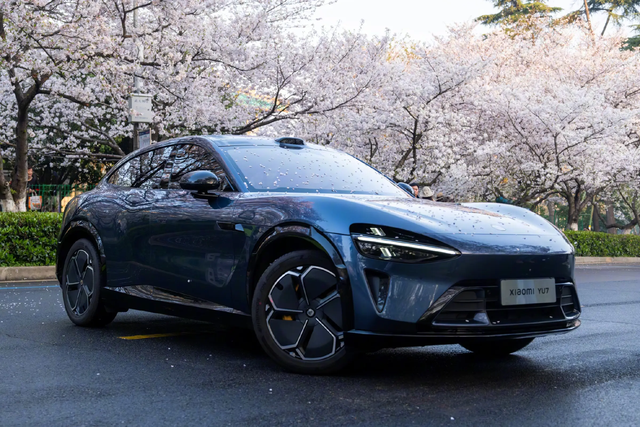 SU7第一眼的感受
感觉是一个组合车
内饰有理想的感觉
外观有点蔚来风
主打帅气