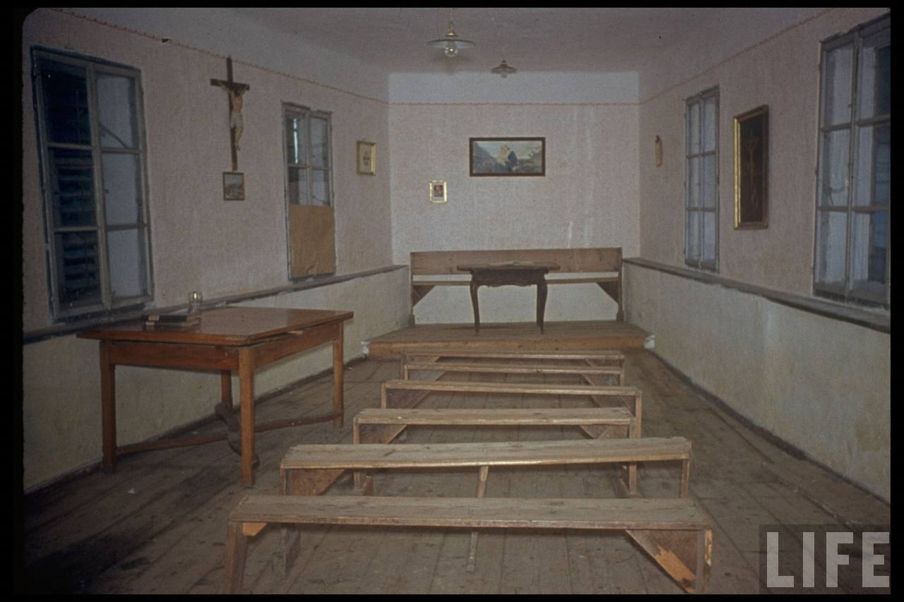 1938年，奥地利菲施勒姆。1895 年，希特勒开始在此上学。