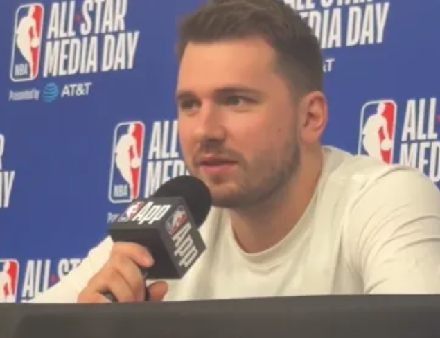 湖人球员卢卡-东契奇参加了NBA全明星周末的媒体日采访。
采访当中，东契奇表示：