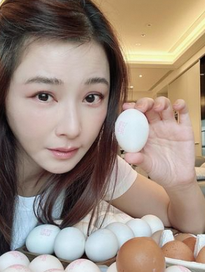  陈怡蓉亲回复出 背后是丈夫医美诊所经济危机?