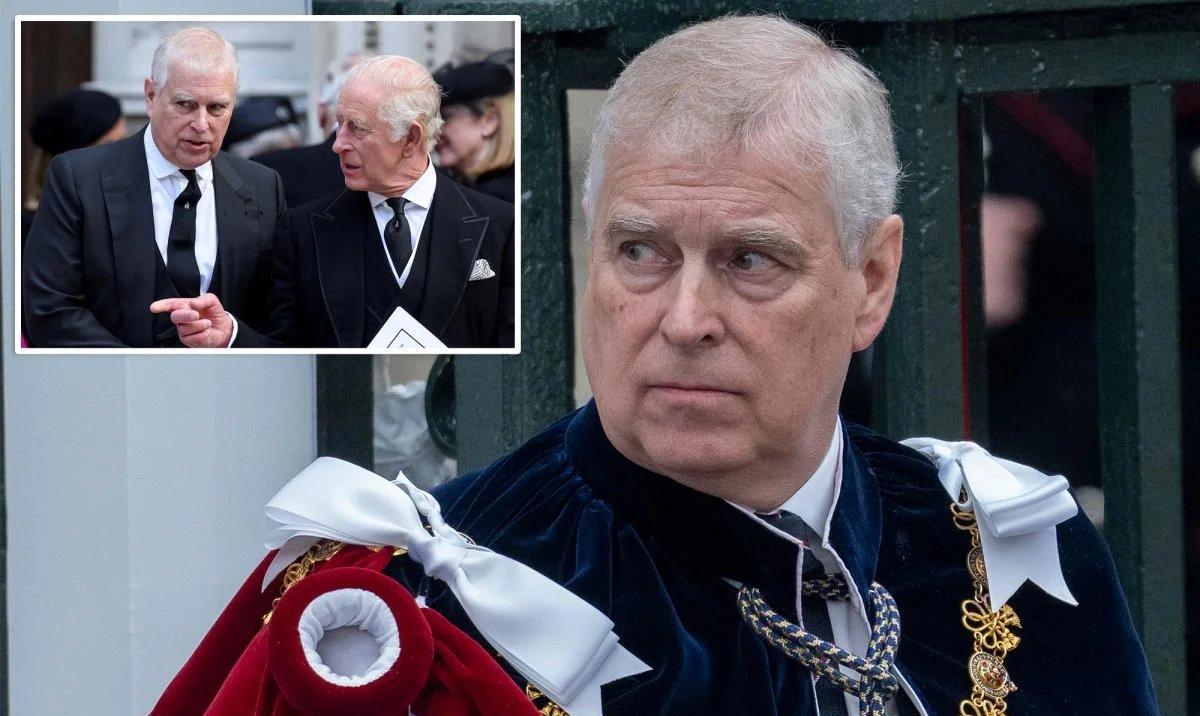 突发新闻：英国王室称，安德鲁王子被剥夺所有王室头衔并被逐出温莎城堡。
白金汉宫今