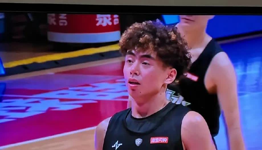 宁波球迷吐槽:接下去像倪豪凯这样的野球打的很好的球员会不会越来越多的出现在浙ba