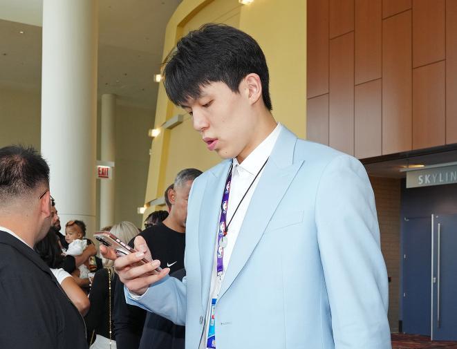 冲击首轮！预测杨潮森首轮27顺位被篮网选中！
5月21日讯 NBA模拟选秀榜更新