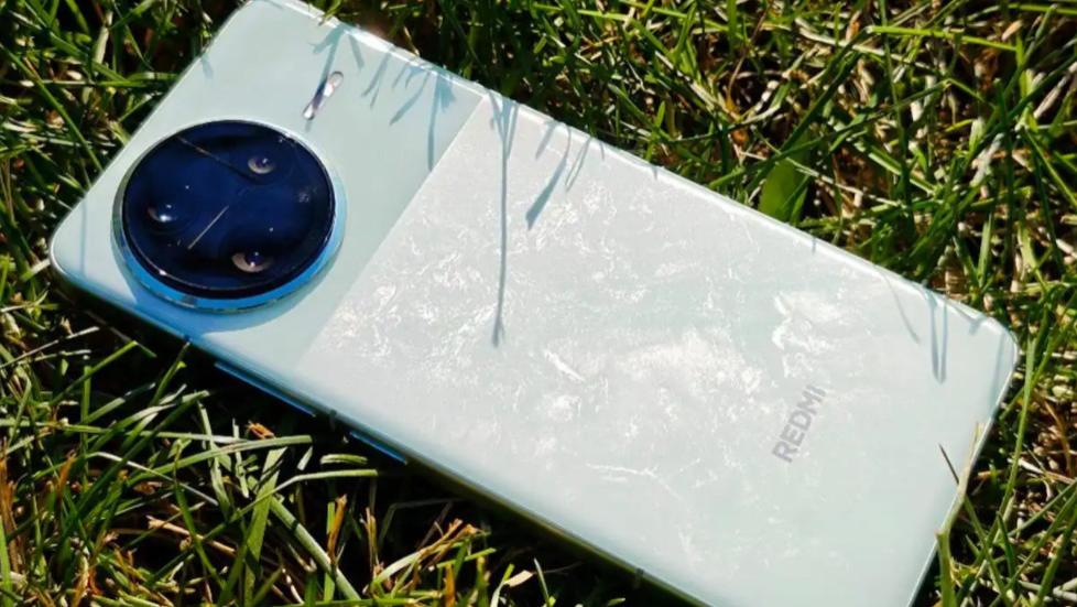 小米果断发飙，16GB+1TB顶配降至2499元，骁龙8系+2K屏+IP68防水