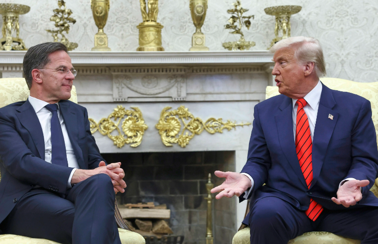 特朗普亮出军援账单：欧洲100%买单！爱国者导弹成美企摇钱树