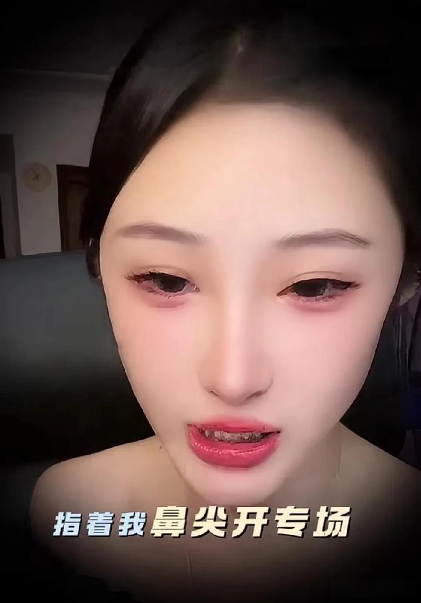 棒棒的萱公开后台，早已签约给f/z交30！
前阵子师爷f/z还给我充值50万打P