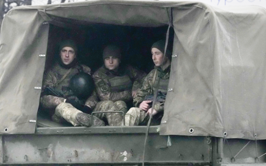 俄罗斯几十万正规军是摆设？为啥偏要花大价钱用雇佣兵打俄乌战争？