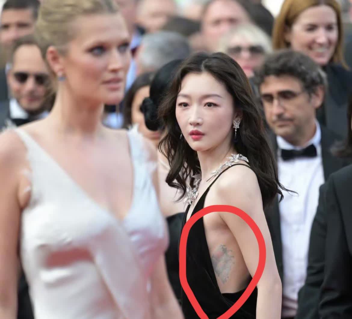 周冬雨是个狠人
我勒个肋骨纹身，不怕疼吗？
一般的纹身都是手臂和大腿，
不