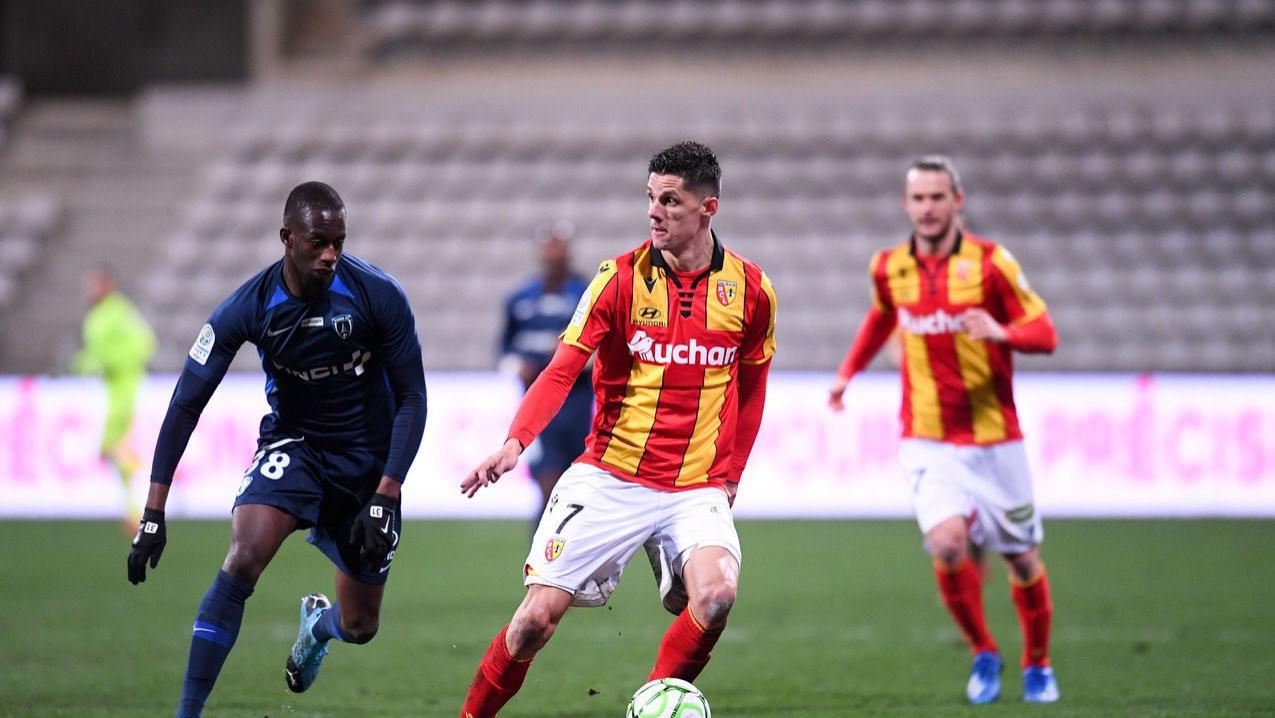 朗斯客场强势出击！法甲"准豪门"实力碾压保级队，梅斯难挡三连胜势头