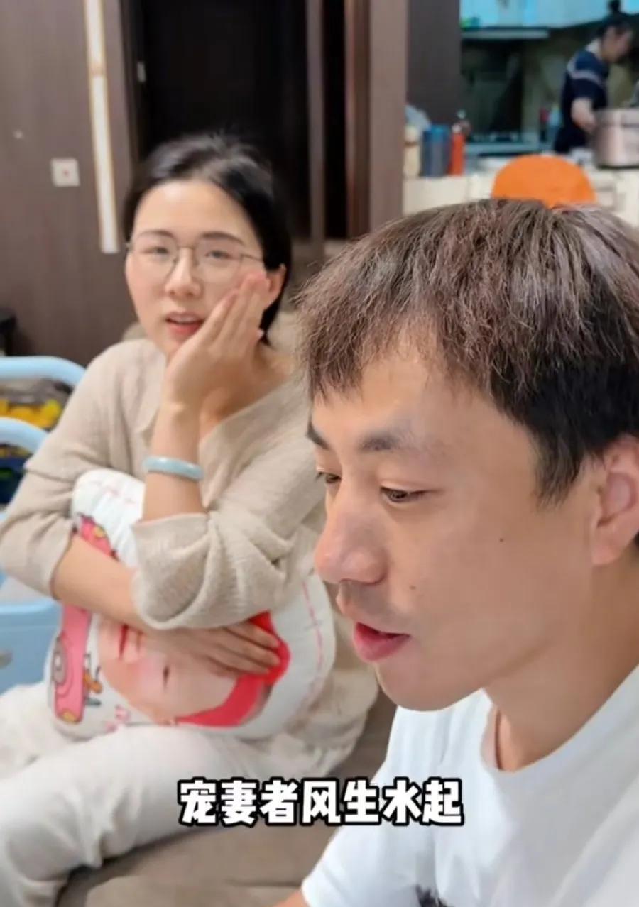 竟然有粉丝对都是坑和都是洞说:你俩别撮合都是杨和小羊崽了，人家自己的事儿让人家自