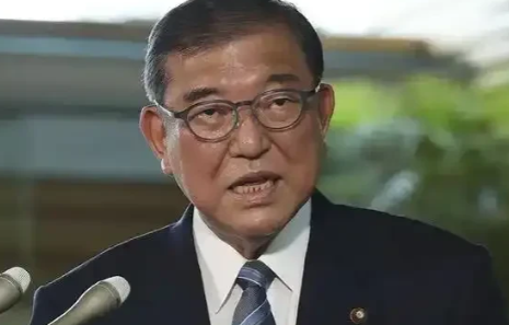 日本怒了！特朗普关税玩阴的？5500亿投资换不来“公平”

8月7日美国突然落地