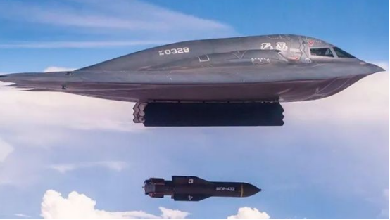 美国B-2轰炸机是中国克星？它能吓退几乎所有对手，但对中国它最多只有一次机会！
