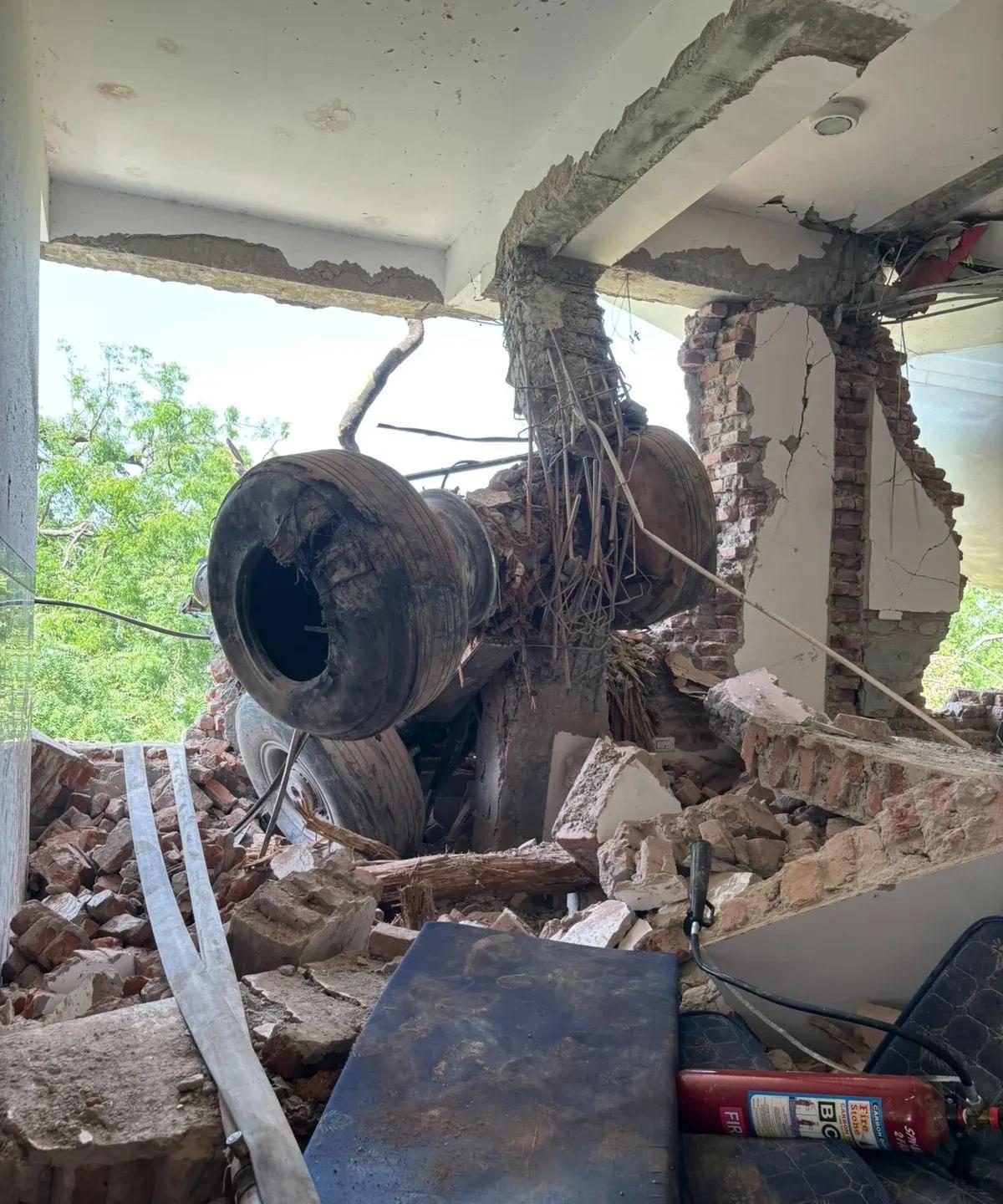 印度航空坠毁的波音787客机撞进艾哈迈达巴德当地著名的B.J. Medical 