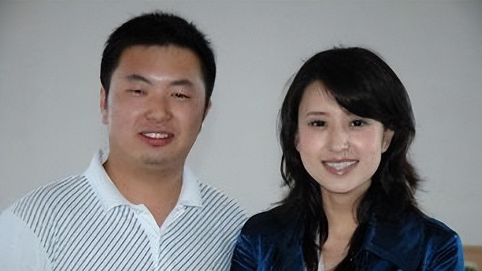 “嫁给70岁富翁、包养四个男人”？央视女主持人的谣言有多离谱？