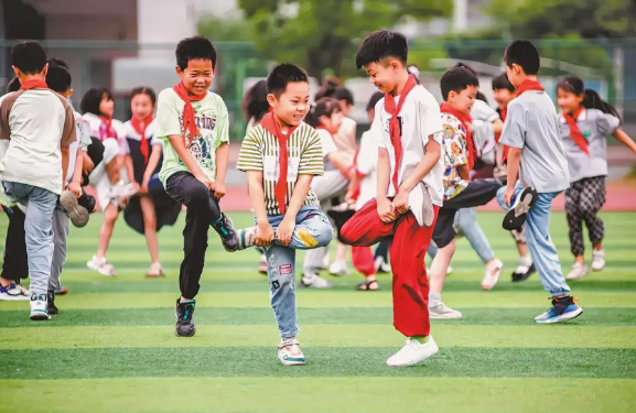 今天，给友友们讲述一个既真实而又见怪不怪的故事。注意，大家看了，可不要笑噎了！