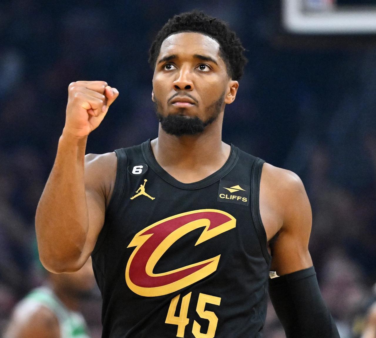 骑士队本赛季怎么就不行了？
勇士队99-94战胜骑士队，这场比赛，勇士队核心库里