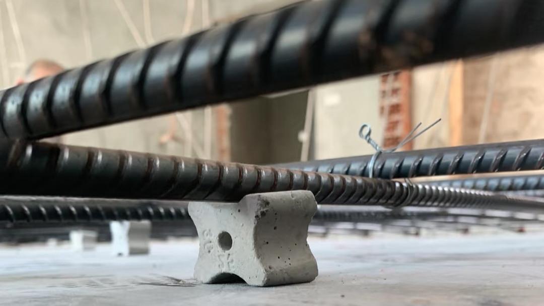 大理石能做钢筋垫块吗？今天和监理争论起来了