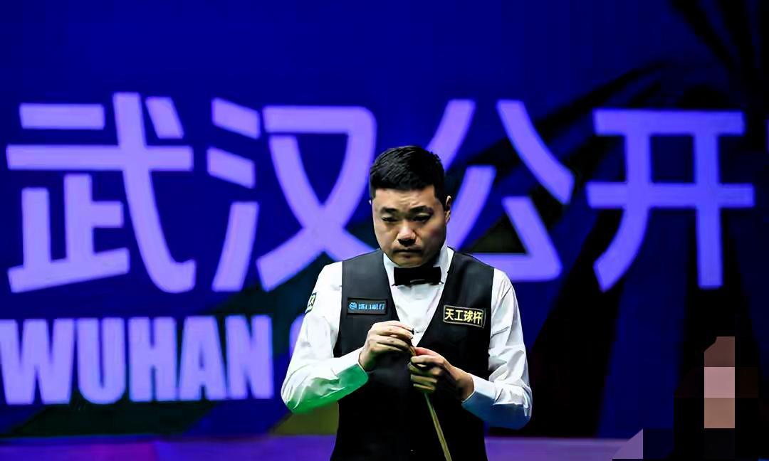 丁俊晖尽力了，是真打不过！
武汉公开赛正赛第一轮，丁俊晖3:5不敌斯坦-穆迪，新