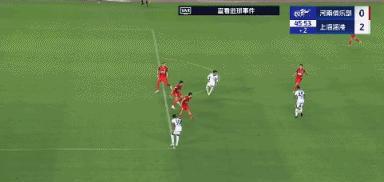 李新翔首开纪录，老蒯助攻第二球，莱昂纳多传射，半场3:0，海港队领先河南队。
换