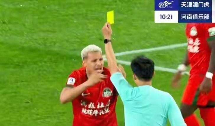 卡多索累积四黄下轮停赛，河南队无奈将会做出一些调整，那么谁会在下轮比赛取代卡多索