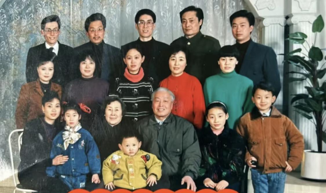 宗泽后又发声了，维护杜建英。也不知道谁才是他的亲人。帮着杜建英抹黑自己的亲大哥。