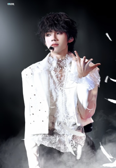 从“小黑胖”到“冷脸建模”，我们崽是纯天然等比例放大！这波养成系爽文照进现实了。