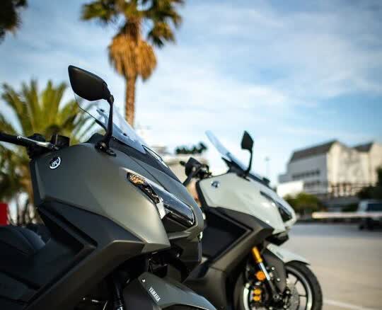 2025款全新雅马哈TMAX560
2025款雅马哈TMAX560，即将闪耀登