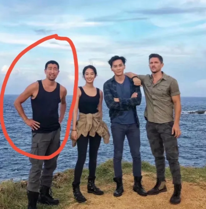 这位叫啥名字，一时想不起来
只有印象他演的都是硬汉
而且演技不错
你们知道他叫啥